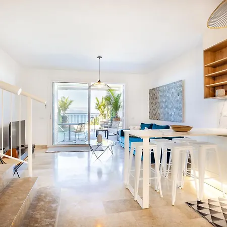 Sunset - Private Pool Apartment