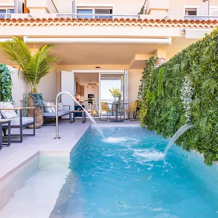 Sunset - Private Pool Apartment