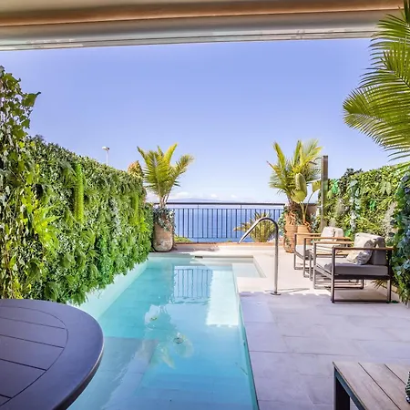 Sunset - Private Pool Apartment